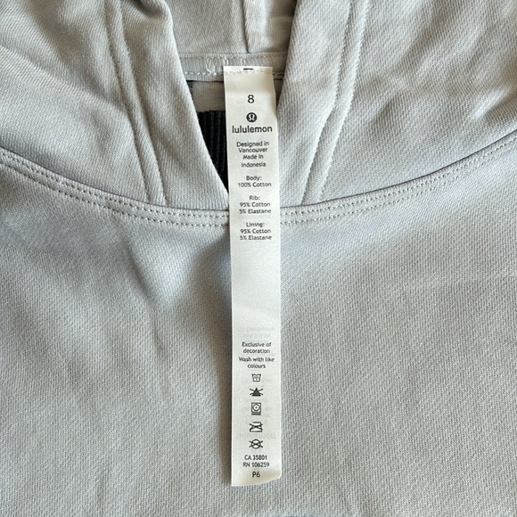 Lululemon - brand new condition - lined hoodie. Beautifully designed. Size 8 - Picture 2 of 4